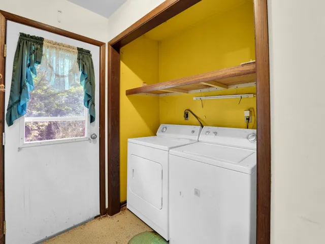 $625,000 | 1405 North English Settlement Avenue, Rochester, WI 53105