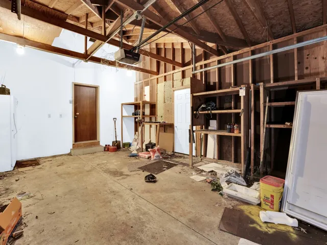 $625,000 | 1405 North English Settlement Avenue, Rochester, WI 53105