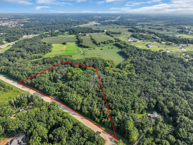 $625,000 | 1405 North English Settlement Avenue, Rochester, WI 53105