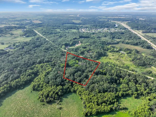 $625,000 | 1405 North English Settlement Avenue, Rochester, WI 53105