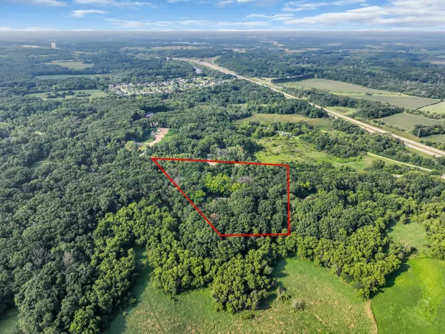 $625,000 | 1405 North English Settlement Avenue, Rochester, WI 53105