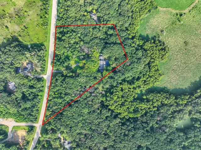 $625,000 | 1405 North English Settlement Avenue, Rochester, WI 53105