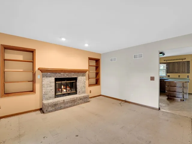 $625,000 | 1405 North English Settlement Avenue, Rochester, WI 53105