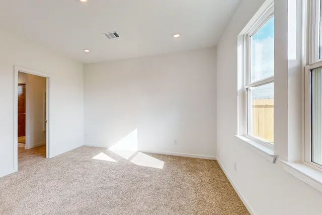 a view of empty room with window