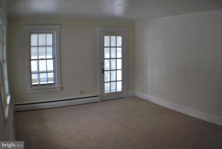 201 Rambler Road Cambridge, MD 21613 - Photo 2 of 9 Living Room