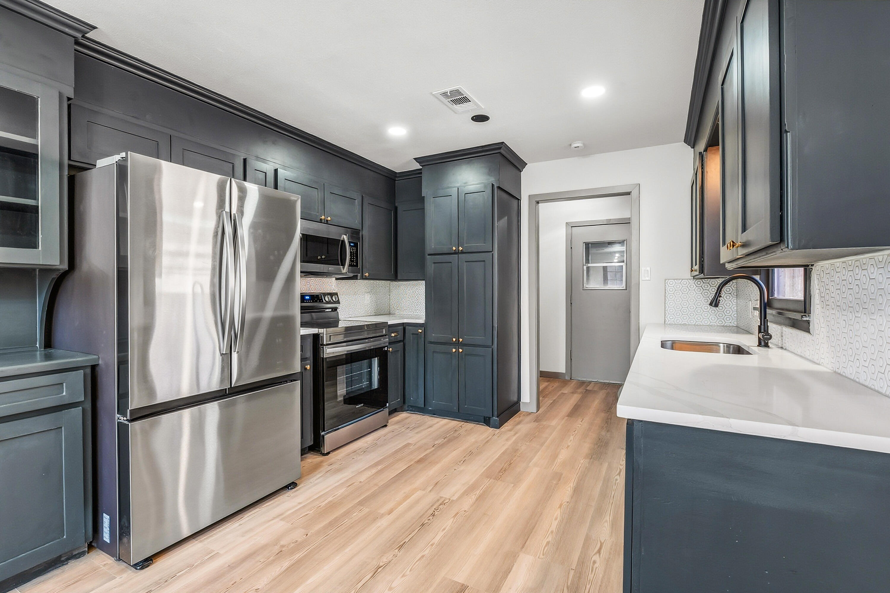 6007 Norfolk Avenue Lubbock, TX 79413 - Photo 11 of 26 DSC05787