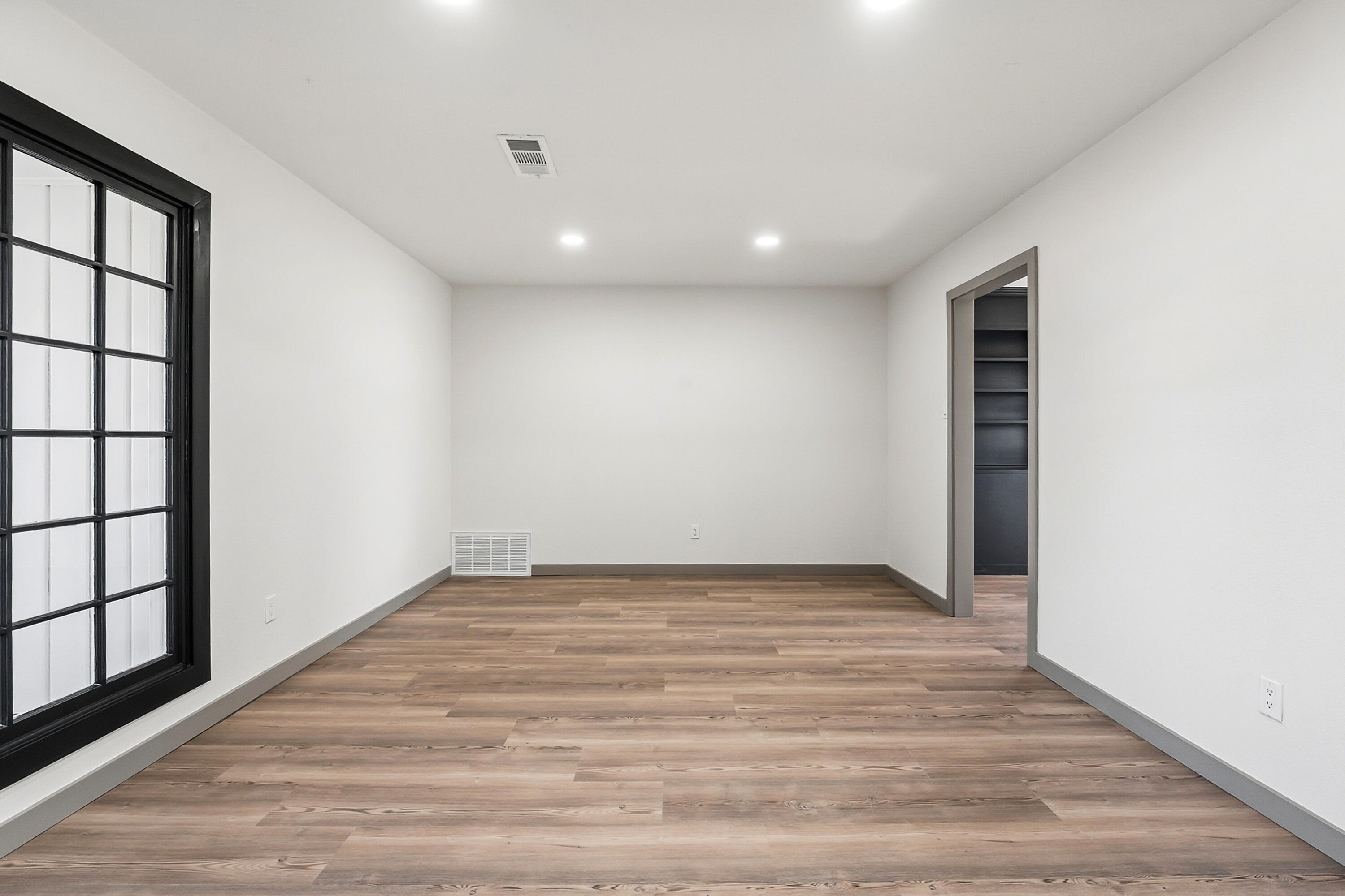 6007 Norfolk Avenue Lubbock, TX 79413 - Photo 9 of 26 DSC05769