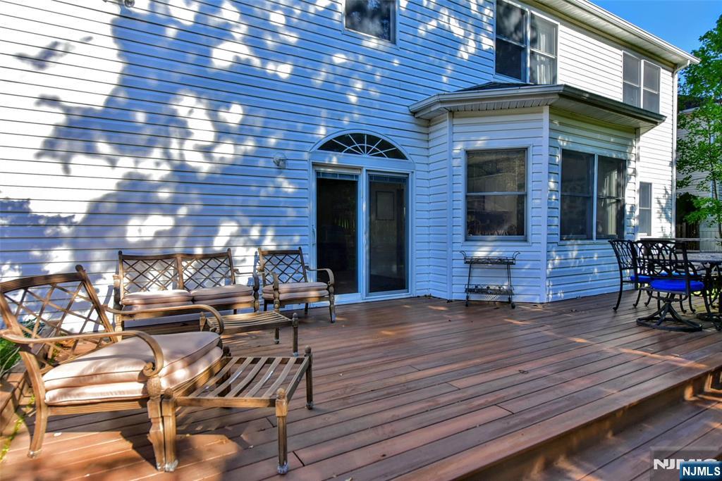 540 Burlington Street Paramus, NJ 07652 - Photo 32 of 34