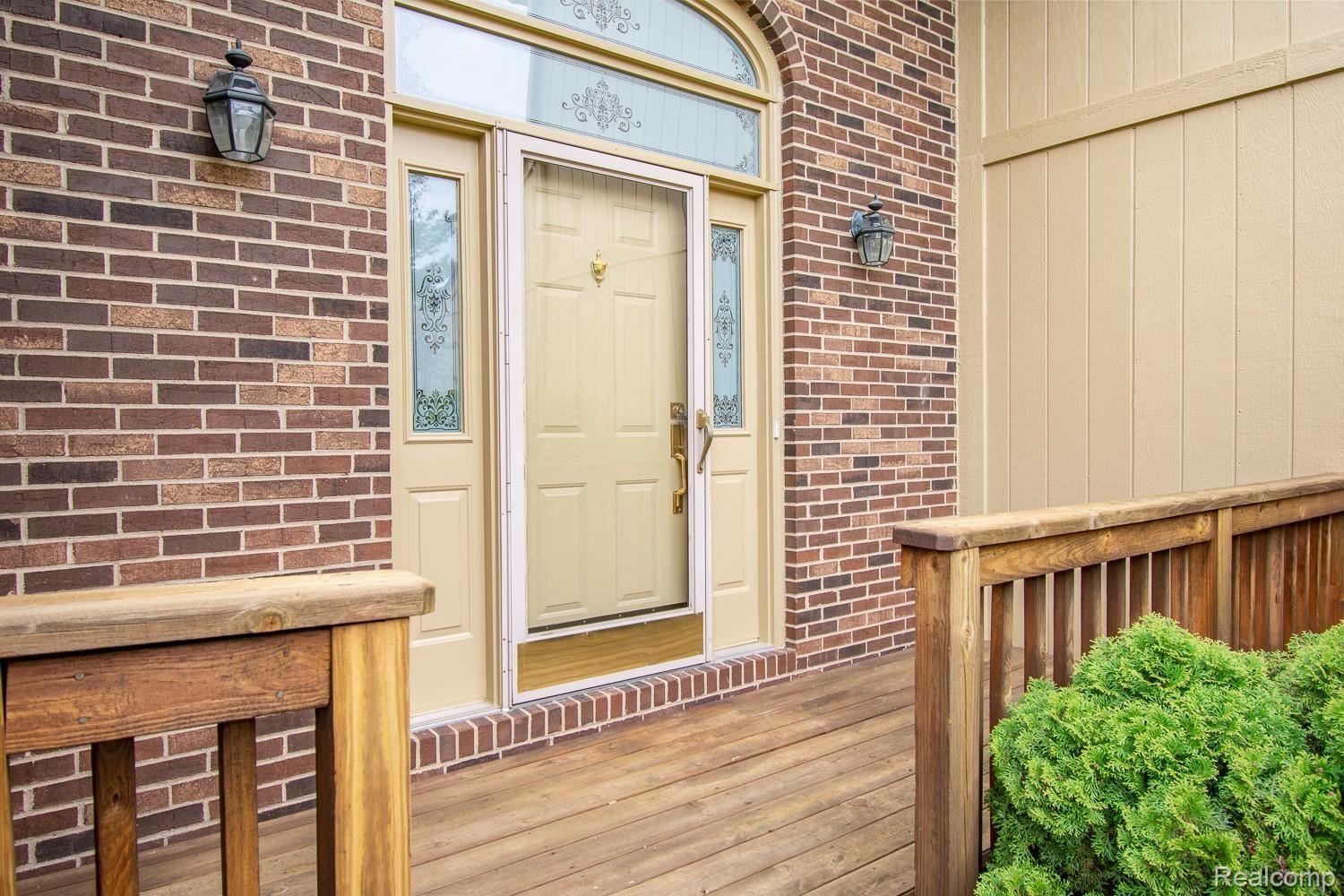 2231 Crystal Drive, Unit 25 Rochester, MI 48309 - Photo 3 of 41 2231 Crystal Drive_03.jpg