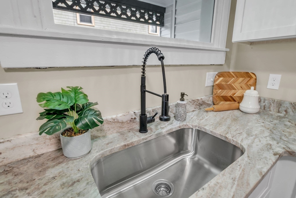 77 Clarendon Street Springfield, MA 01109 - Photo 14 of 38 Gallery Image 14