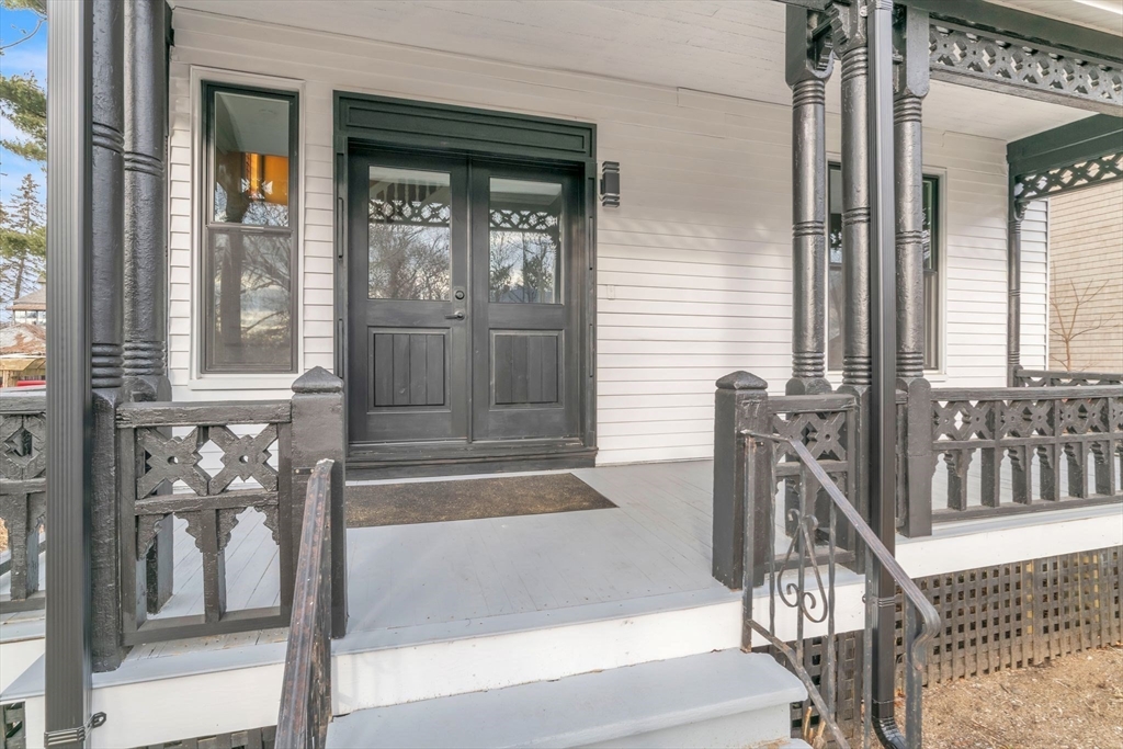 77 Clarendon Street Springfield, MA 01109 - Photo 3 of 38 Gallery Image 3
