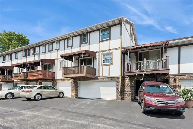 $179,999 | 112 Alpen Strasse Drive, Latrobe, PA 15650