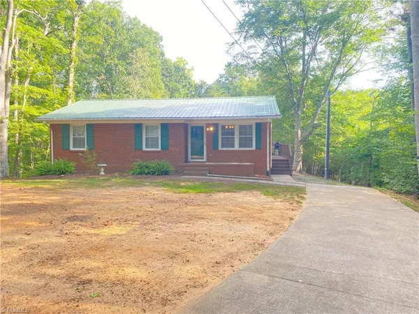 $179,999 | 1045 Haywood Street, Eden, NC 27288