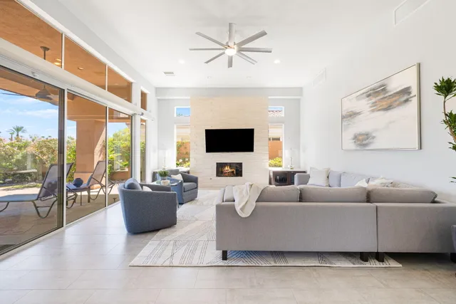 $2,095,000 | 461 White Horse Trail, Palm Desert, CA 92211