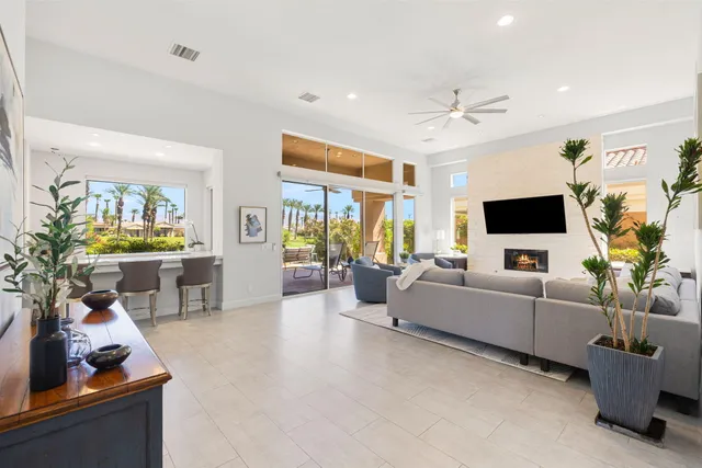 $2,095,000 | 461 White Horse Trail, Palm Desert, CA 92211