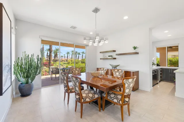 $2,095,000 | 461 White Horse Trail, Palm Desert, CA 92211