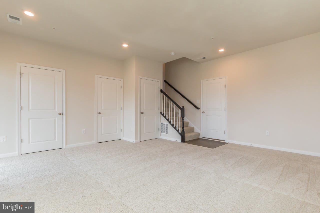 7992 Patterson Way Hanover, MD 21076 - Photo 3 of 26 Gallery Image 3