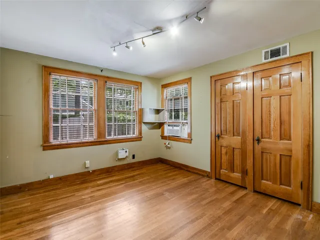 $7,500 | 2304 Longview Street, Austin, TX 78705