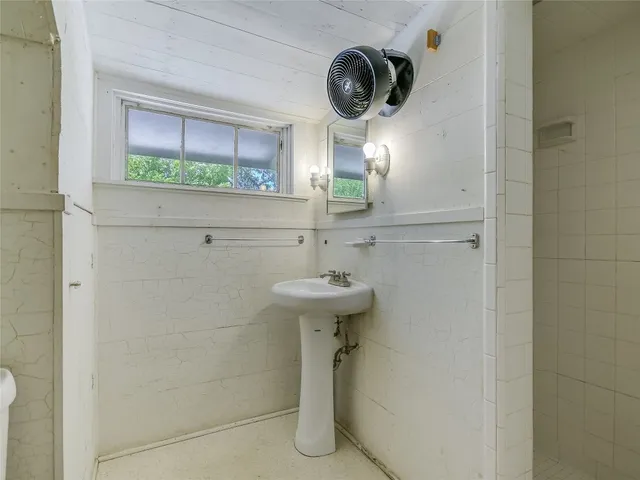 $7,500 | 2304 Longview Street, Austin, TX 78705