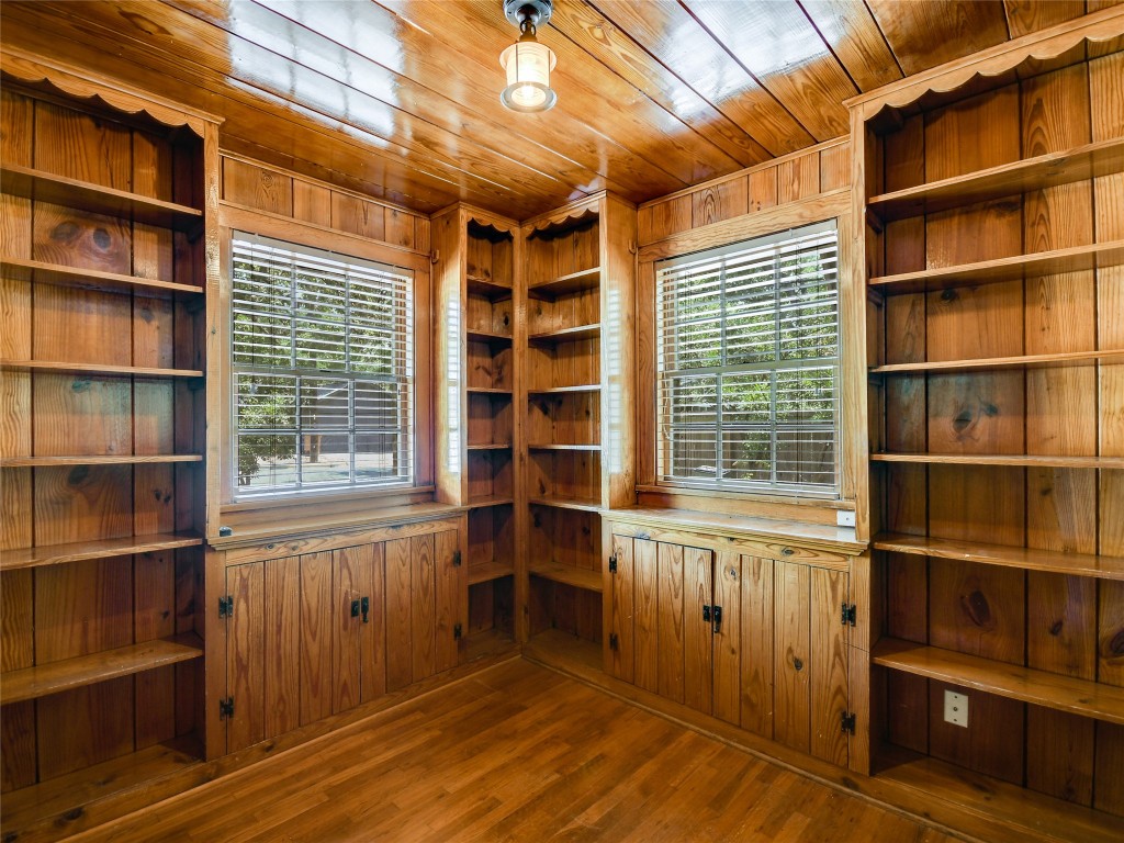 2304 Longview Street Austin, TX 78705 - Photo 6 of 31 Located off Entry - built in vintage pine shelves