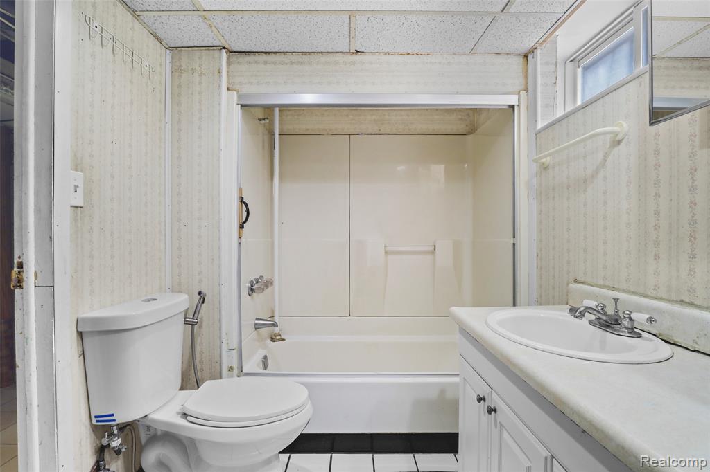 5003 Maple Street Dearborn, MI 48126 - Photo 28 of 41