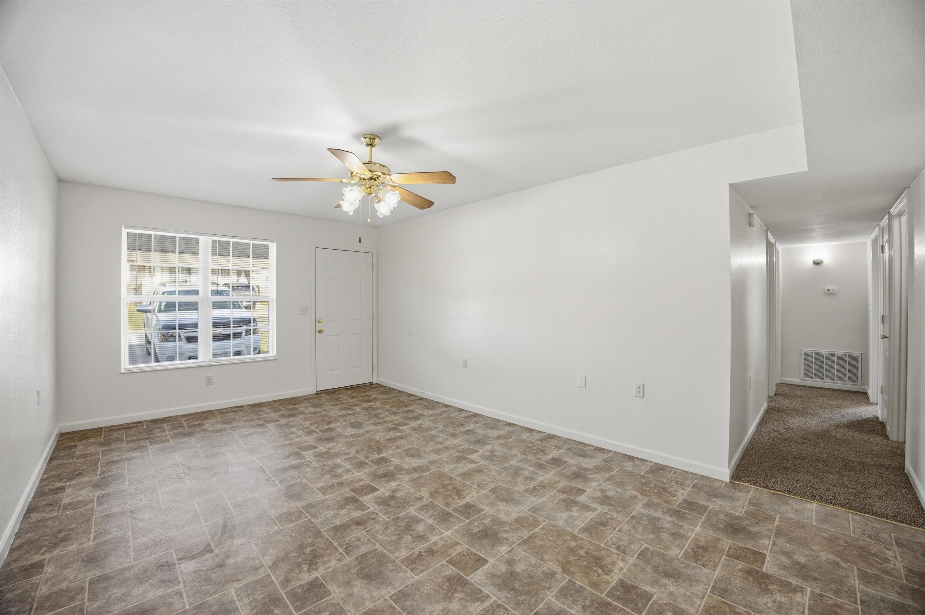 8498 Shawn Ridge Road Harrison, TN 37341 - Photo 10 of 59 Living Room