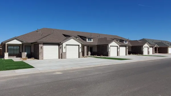 $1,375 | 1230 North 7th Street, Wolfforth, TX 79382