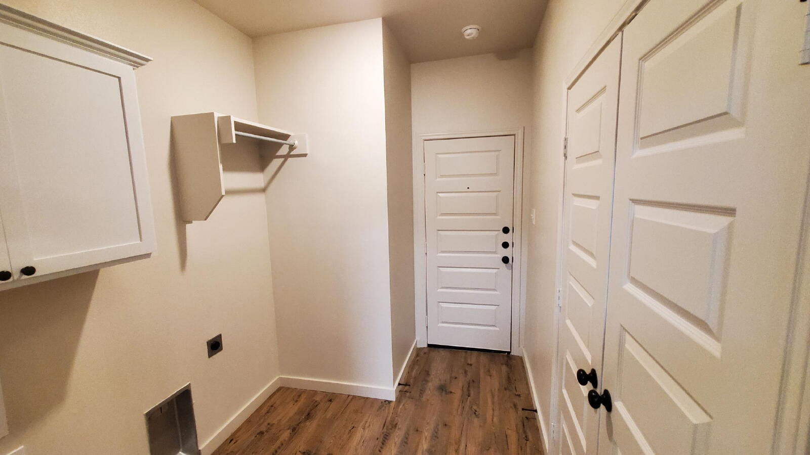 1230 North 7th Street Wolfforth, TX 79382 - Photo 6 of 16 a view of walk in closet