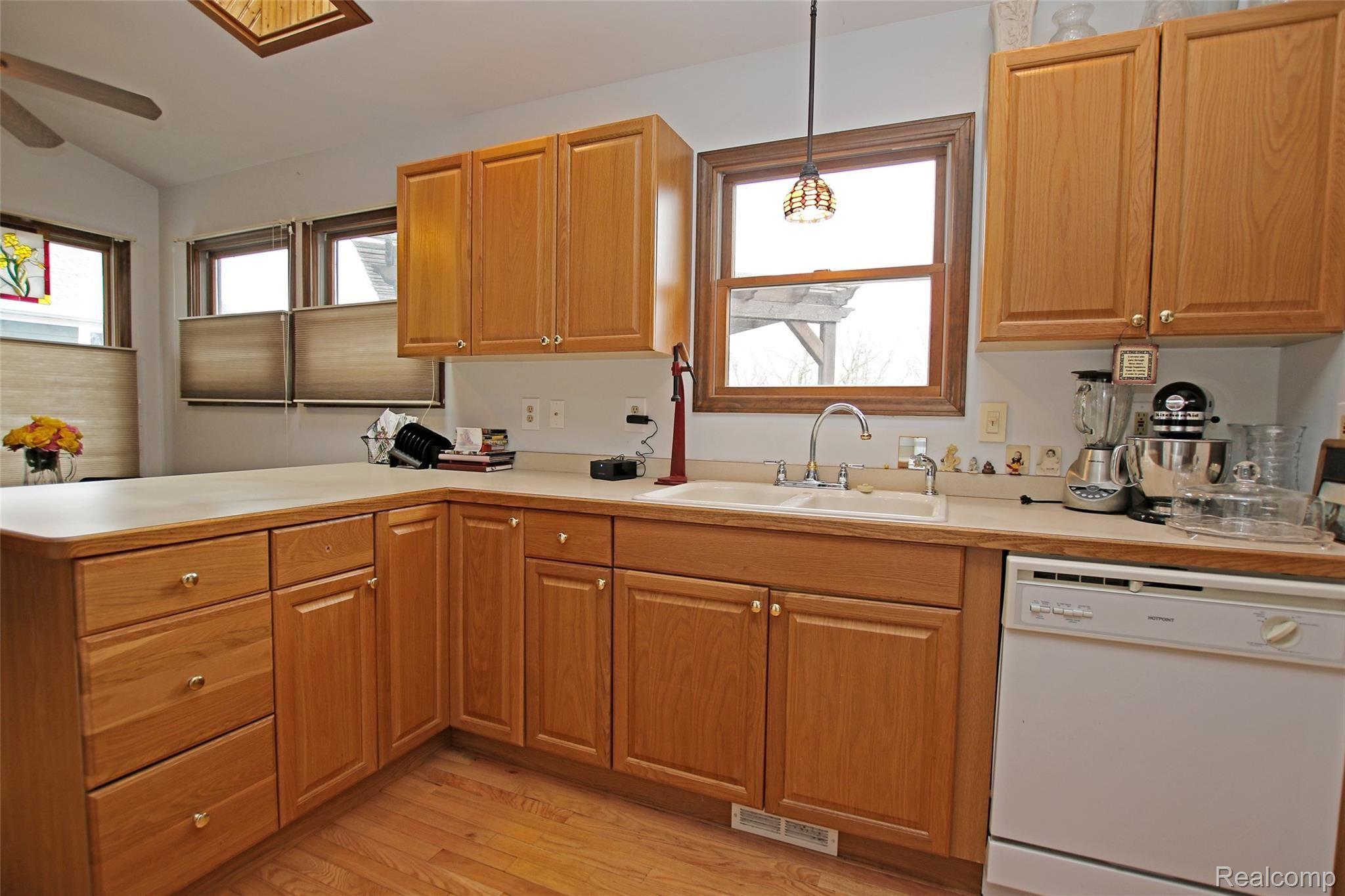 7037 Dutch Road Goodrich, MI 48438 - Photo 31 of 93 31) Master Suite Kitchen.jpg