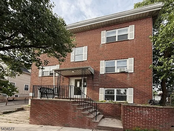 $2,200 | 109 William Street, Unit 4, Belleville, NJ 07109