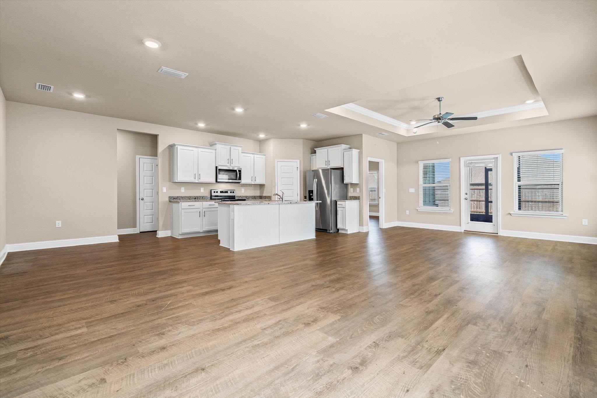 22976 Lieutenant Avenue Foley, AL 36535 - Photo 5 of 30 Living Room