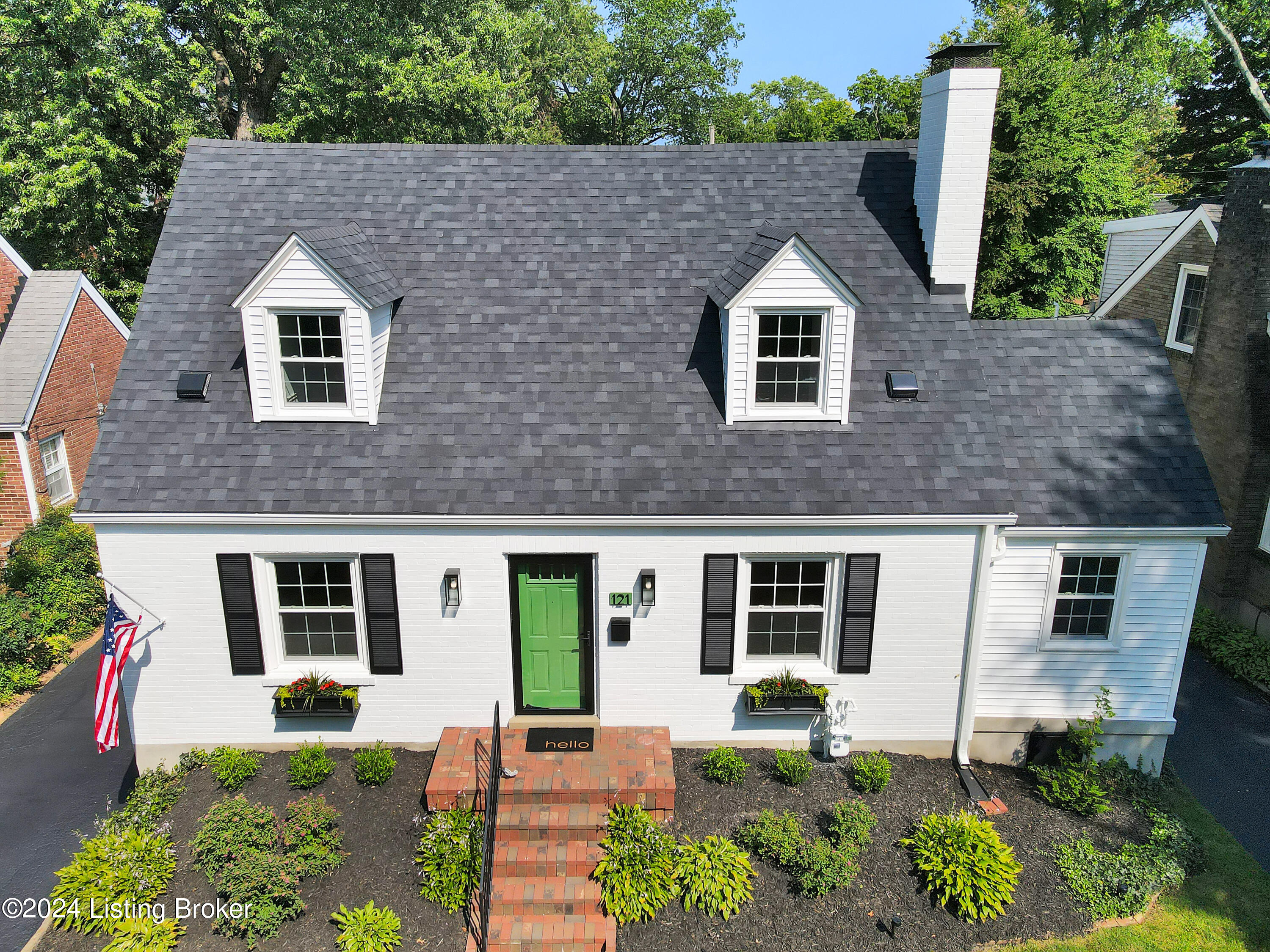 121 Ridgeway Avenue Louisville, KY 40207 - Photo 3 of 46 New roof, systems, and fully renovated!