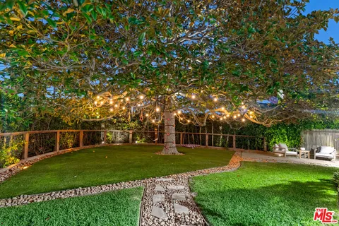 $2,899,000 | 8045 Rayford Drive, Los Angeles, CA 90045