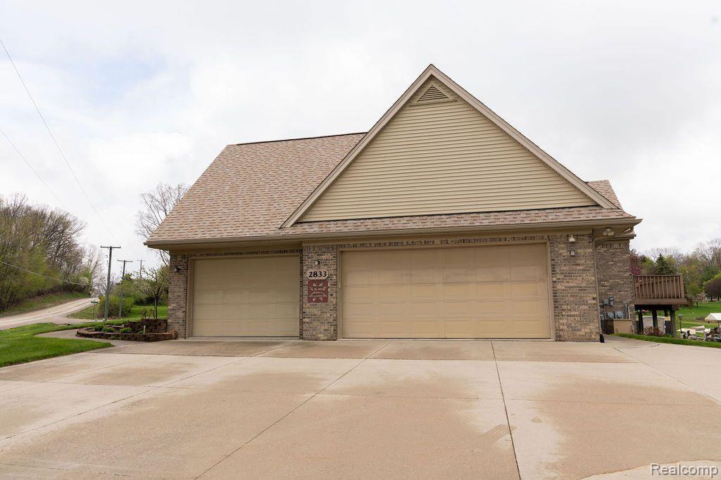 2833 Bullock Road Metamora, MI 48455 - Photo 5 of 34