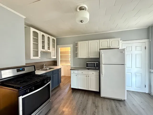 $2,200 | 109 Nightingale Avenue, Unit 1, Quincy, MA 02169