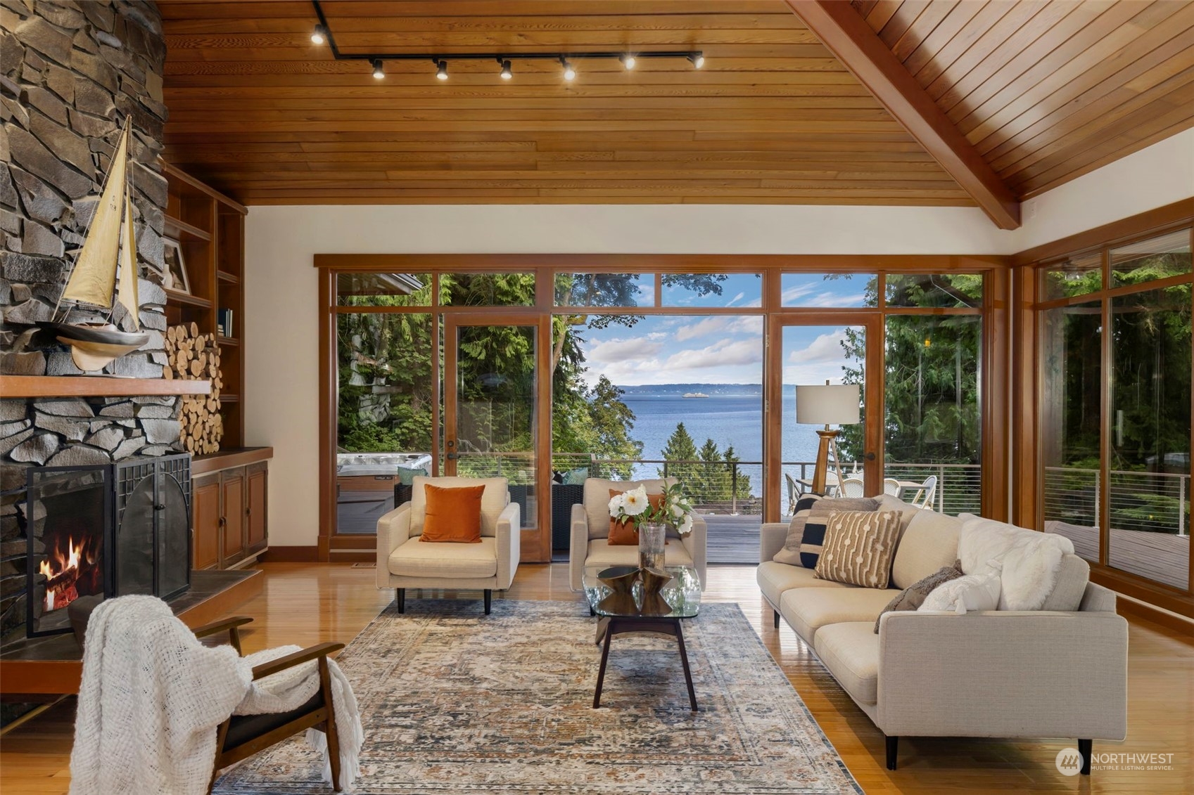 16440 Agate Point Road Northeast Bainbridge Island, WA 98110 - Photo 11 of 36 Gallery Image 11