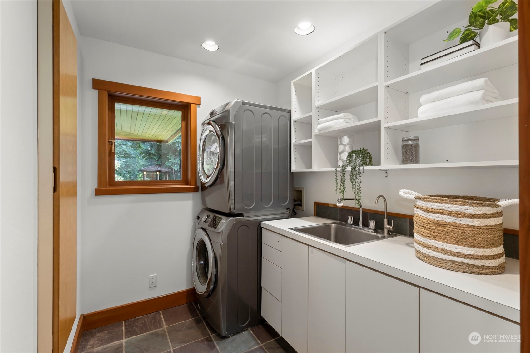 16440 Agate Point Road Northeast Bainbridge Island, WA 98110 - Photo 23 of 36 Gallery Image 23