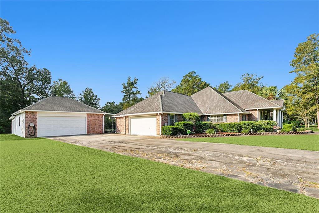 41214 Rue Chene Ponchatoula, LA 70454 - Photo 3 of 31 Gallery Image 3