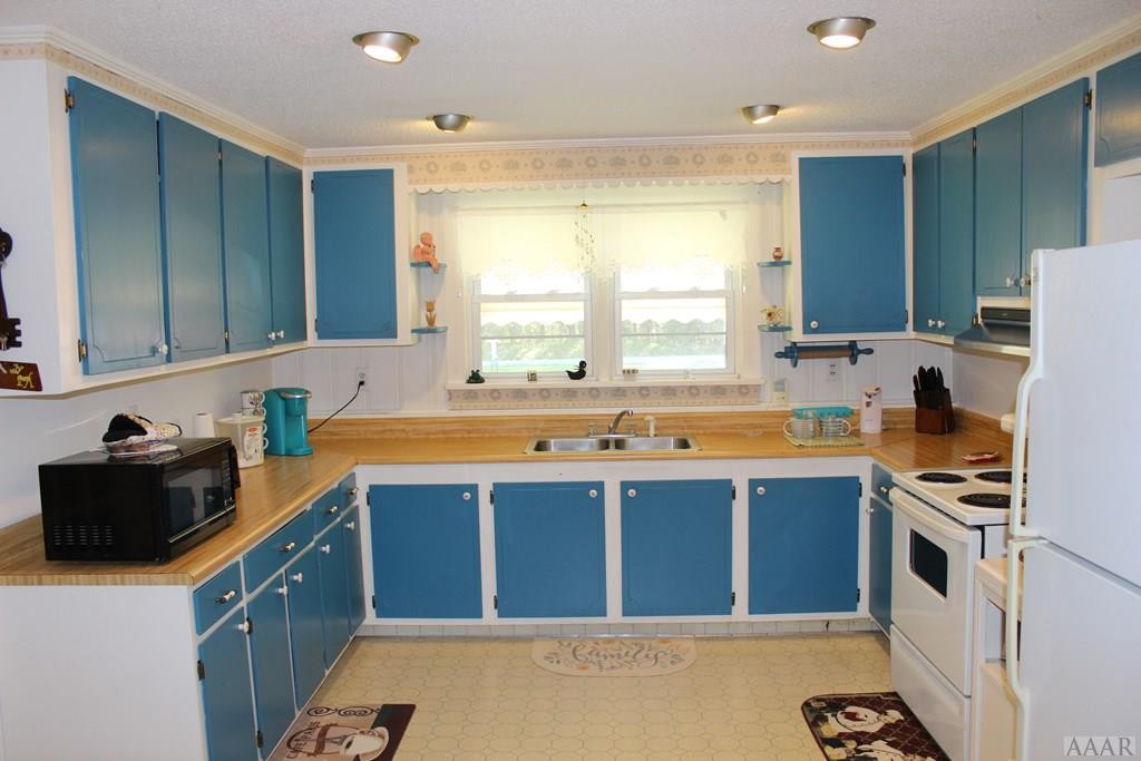 292 West Millpond Road Roper, NC 27970 - Photo 7 of 13