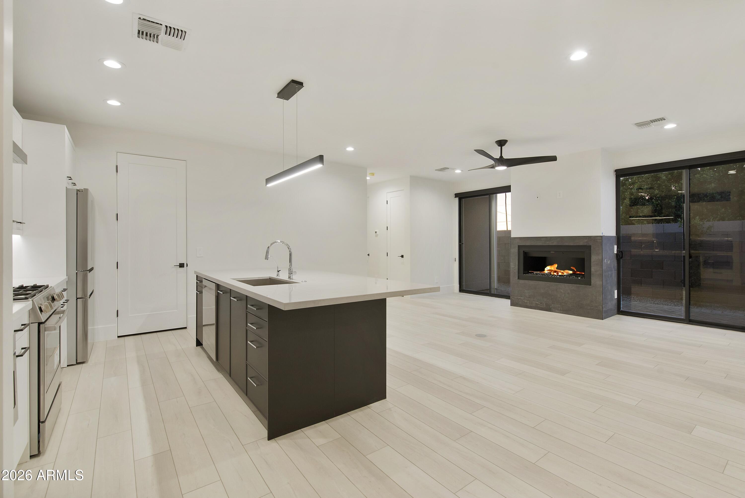 1611 East Lamar Road Phoenix, AZ 85016 - Photo 5 of 9 Unit A - Living Room