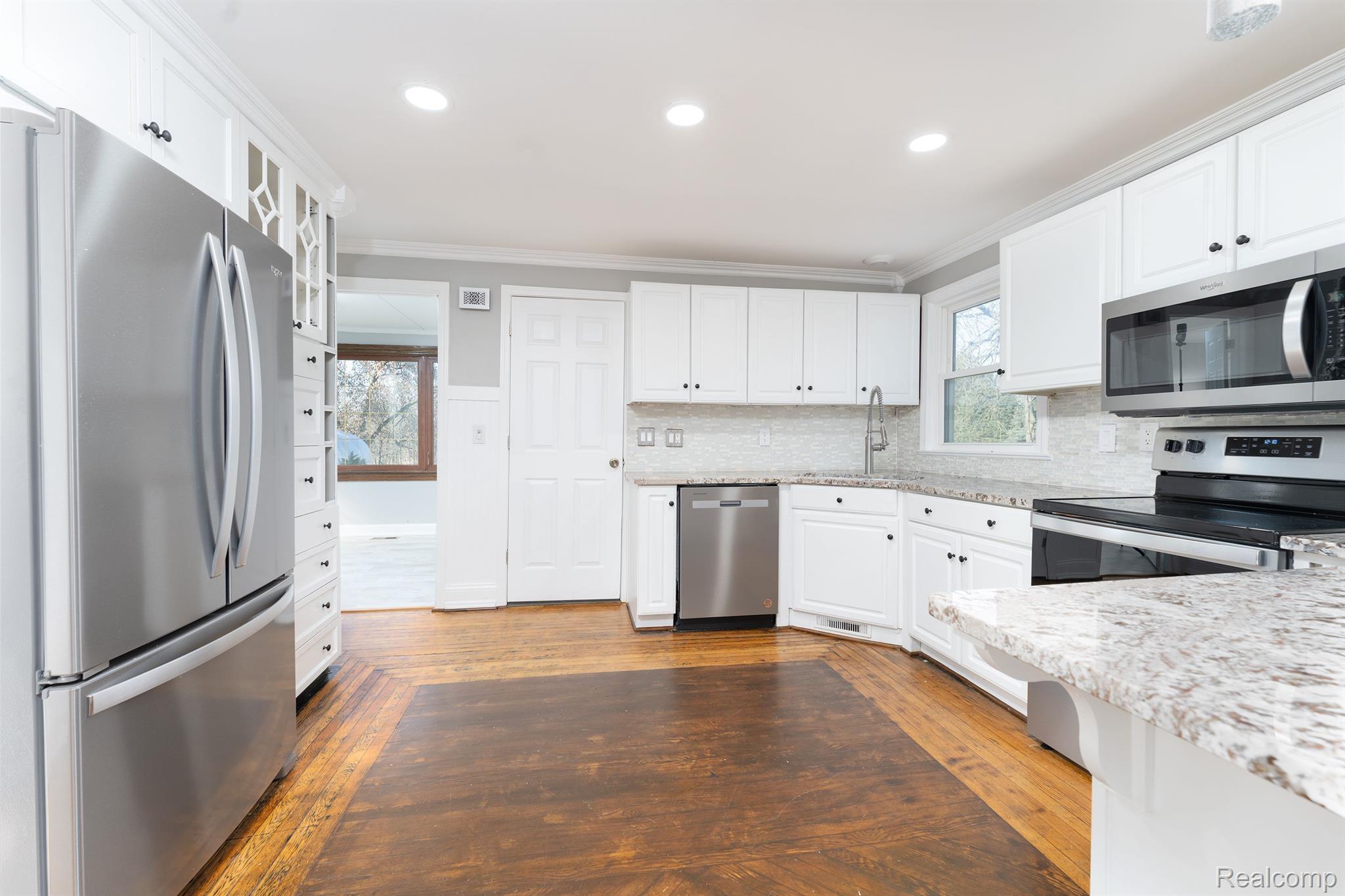 945 Latson Road Howell, MI 48843 - Photo 8 of 50 Gallery Image 8