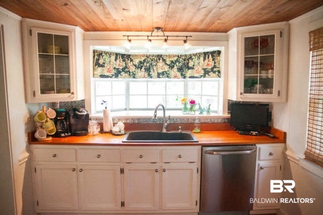 10111 Old Stage Road Stockton, AL 36579 - Photo 29 of 46 Kitchen