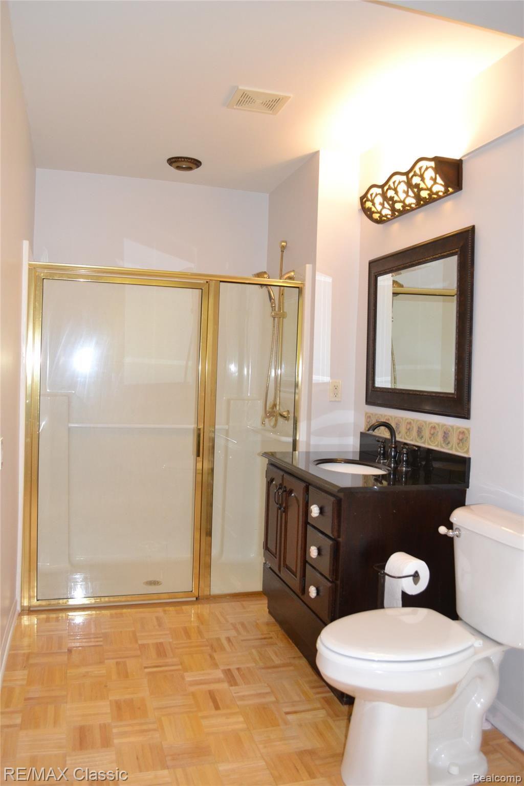4443 Ravinewood Drive Commerce Township, MI 48382 - Photo 17 of 46 Full Bath