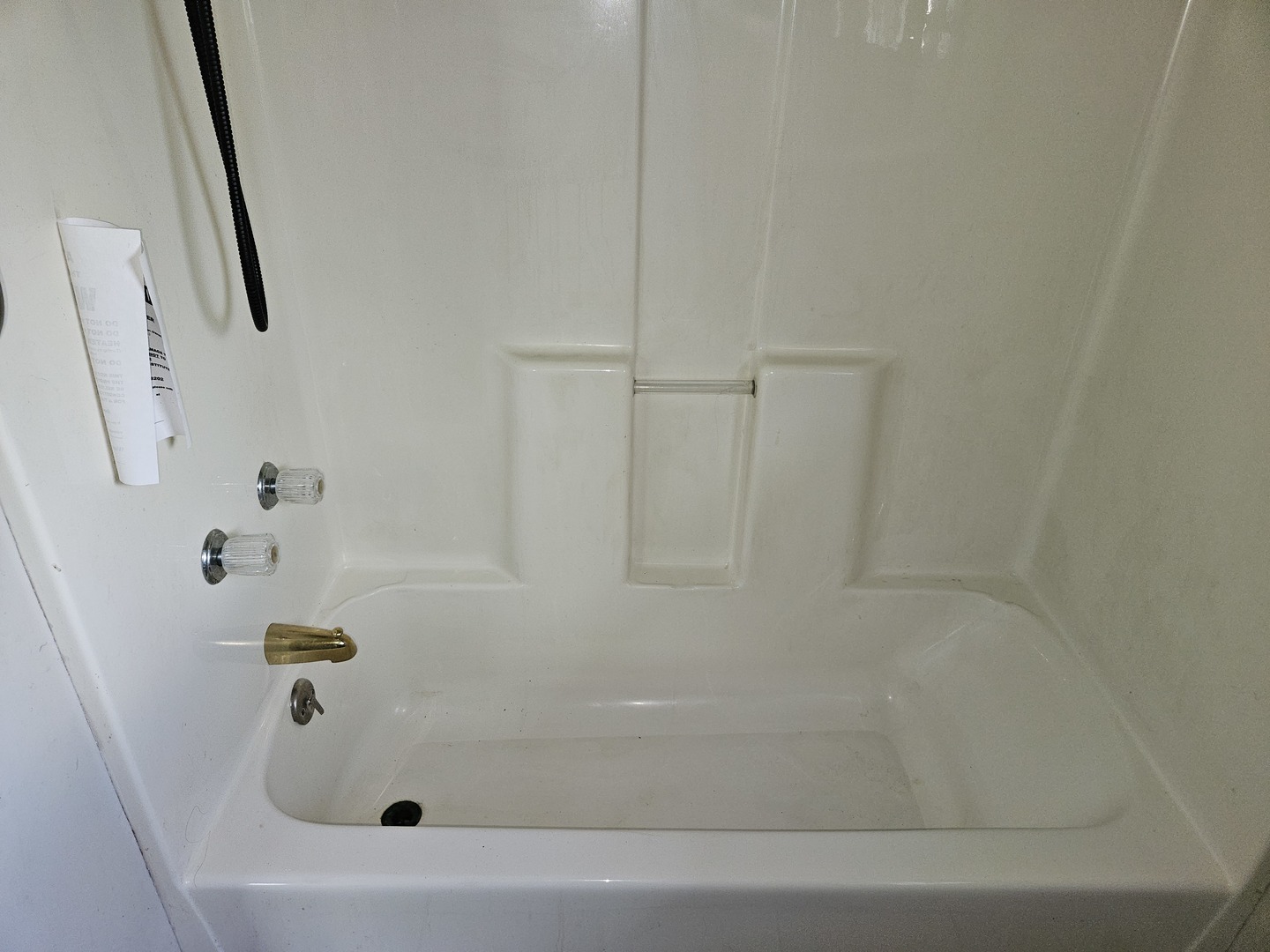 621 North 7th Street Herrin, IL 62948 - Photo 14 of 19 a bathroom with a tub