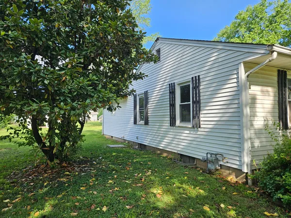 $39,900 | 621 North 7th Street, Herrin, IL 62948