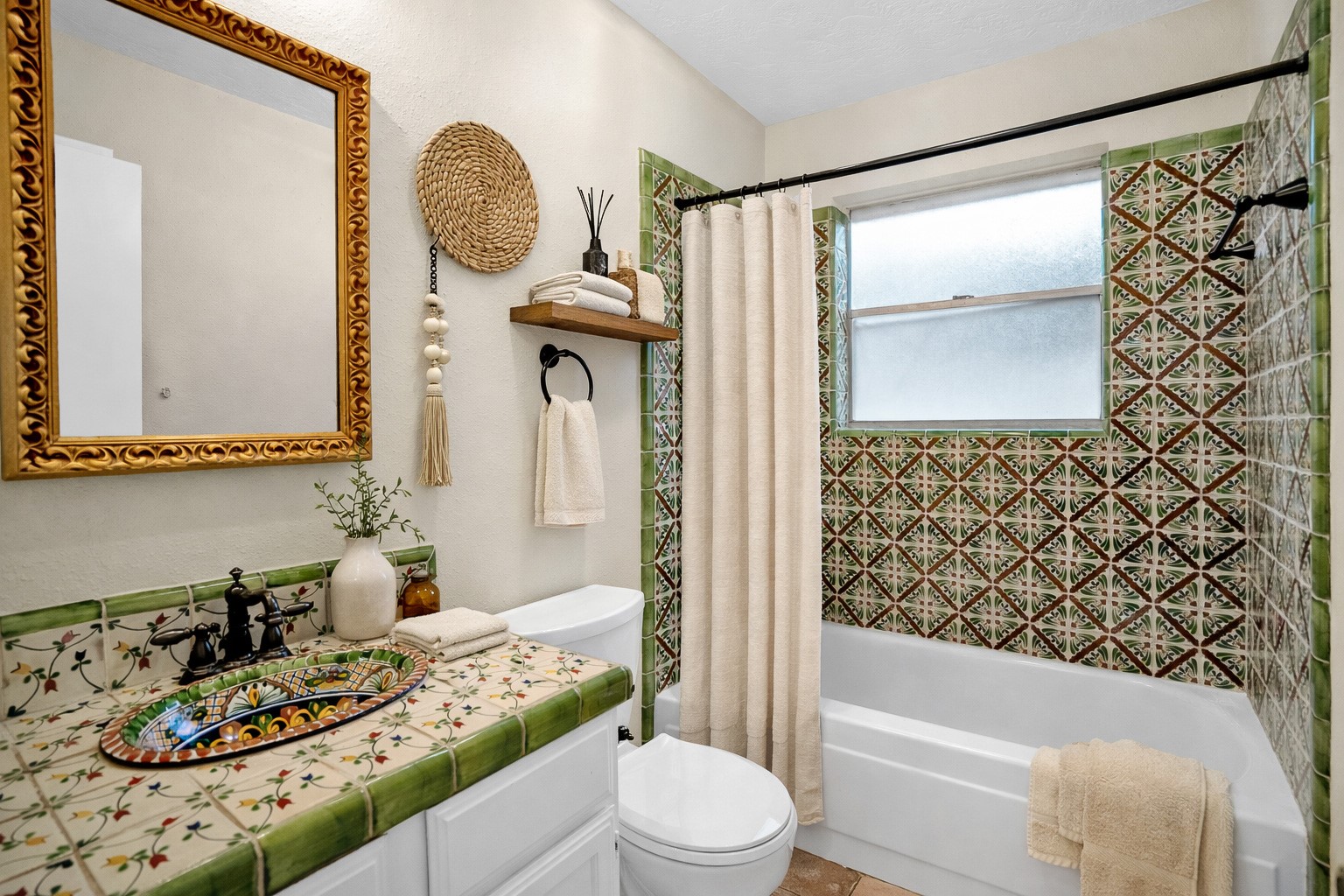 17323 Northchapel Street Spring, TX 77379 - Photo 22 of 37 Photo is digitally enhanced and virtually staged for visualization purposes only.