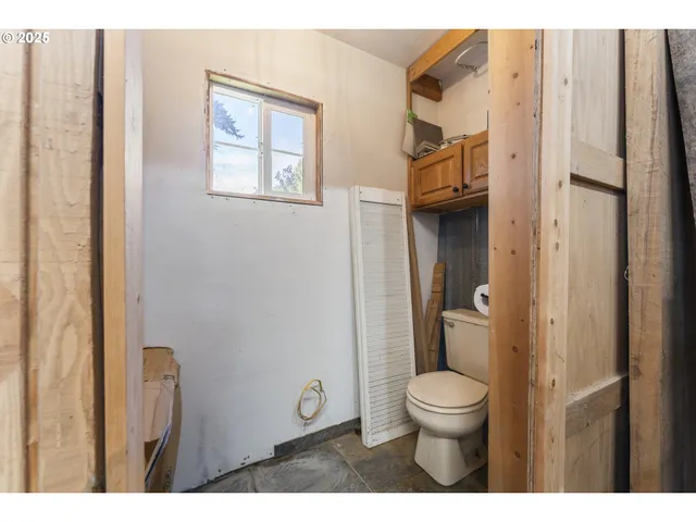 $624,999 | 99228 South Coos River Lane, Coos Bay, OR 97420