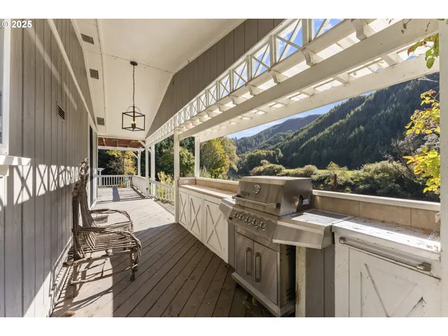 $624,999 | 99228 South Coos River Lane, Coos Bay, OR 97420