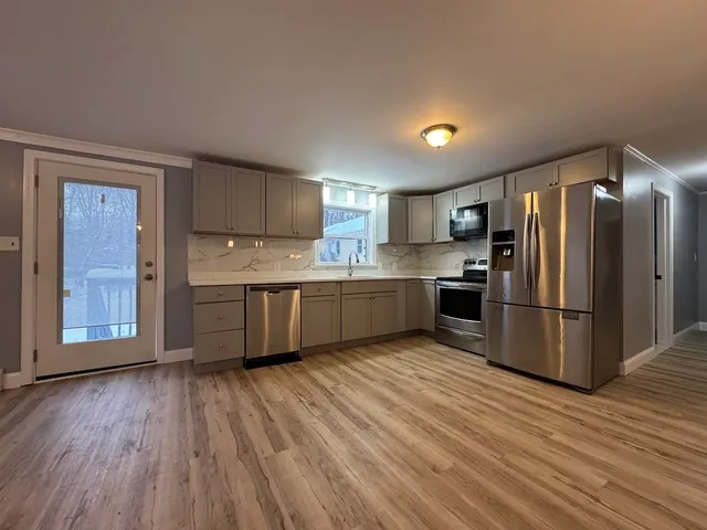 $4,000 | 240 Leda Avenue, Manchester, NH 03104