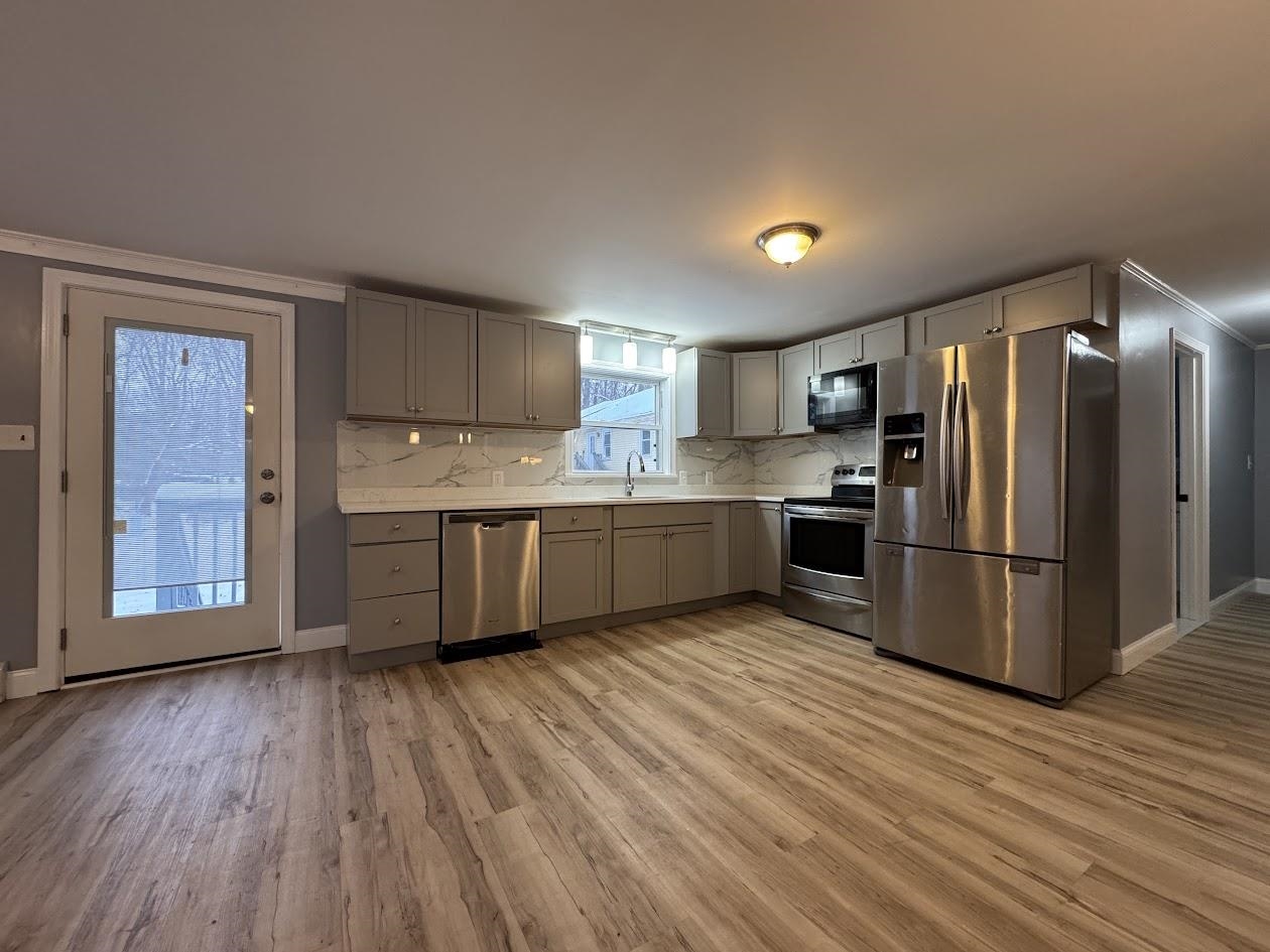 240 Leda Avenue Manchester, NH 03104 - Photo 11 of 39